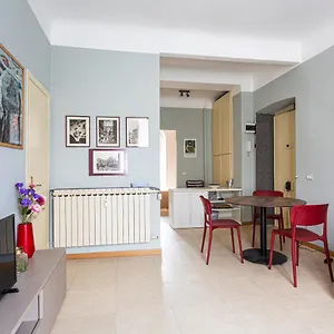 Your Nest In - Via Cantoni Appartamento